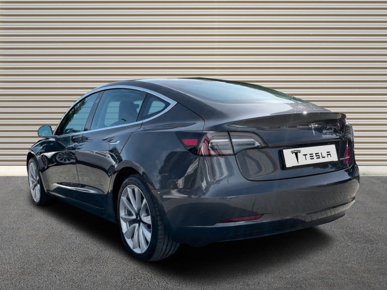 Tesla 3 LR midnigt 676492 02 768x576