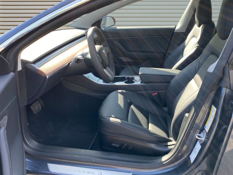 Tesla 3 LR midnigt 676492 04 768x576